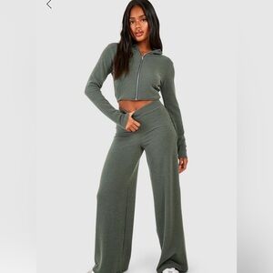 Boohoo pants set